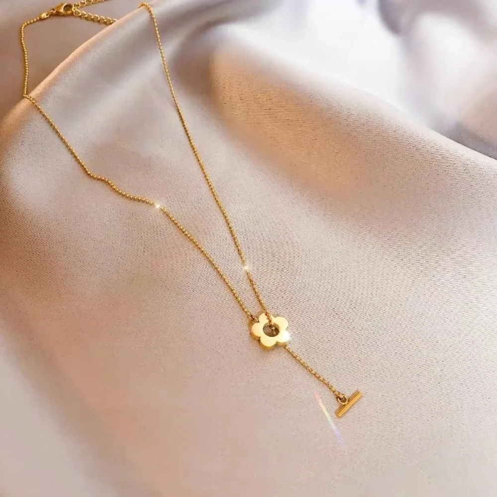 💎 BOGO❗️Summer Flower gold plated titanium steel necklace easy loop